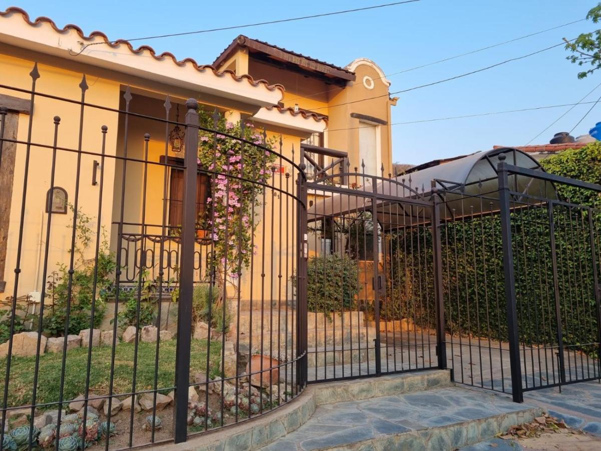 Hostal Las Rosas Салта Екстериор снимка