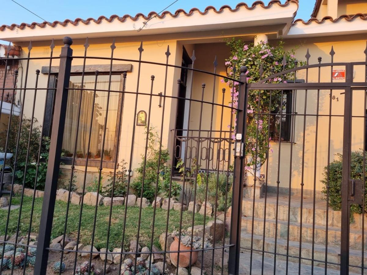 Hostal Las Rosas Салта Екстериор снимка