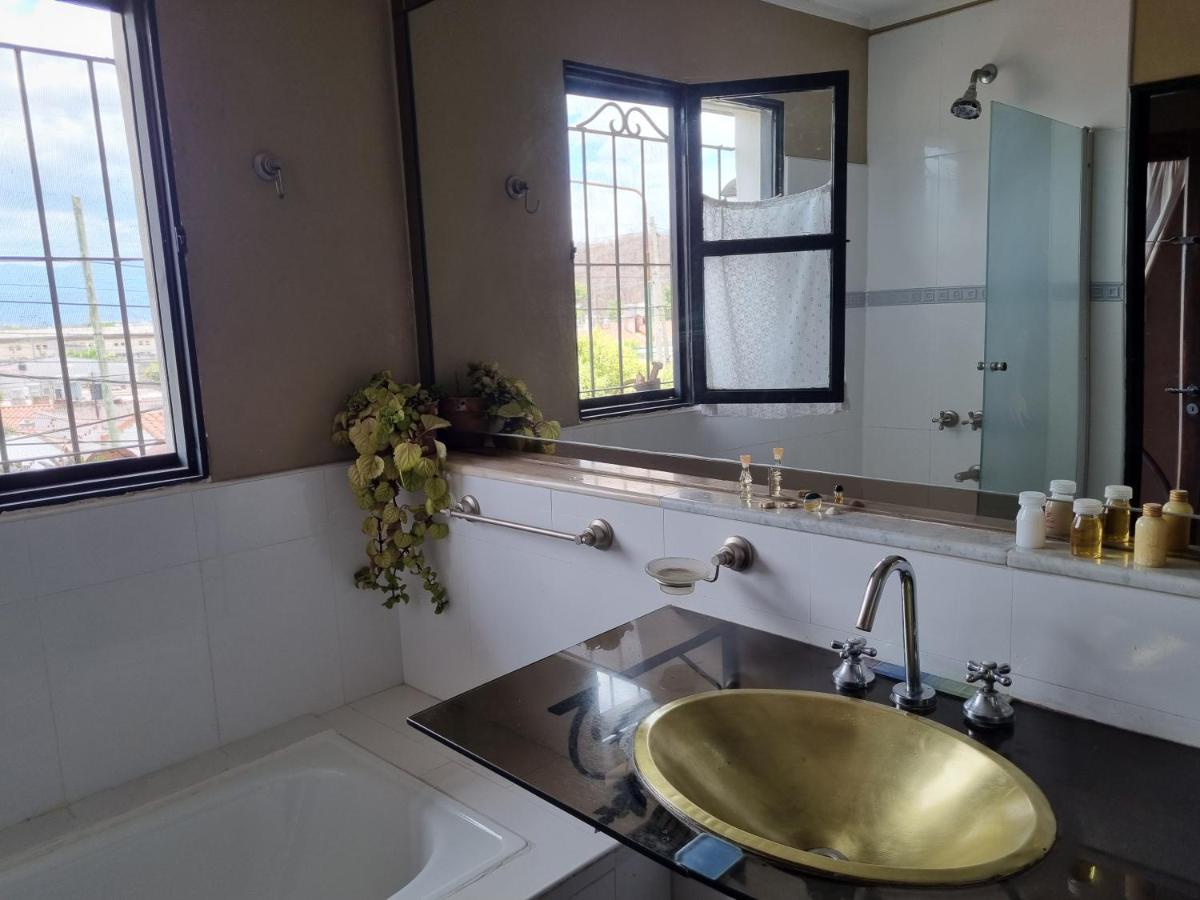 Hostal Las Rosas Салта Екстериор снимка