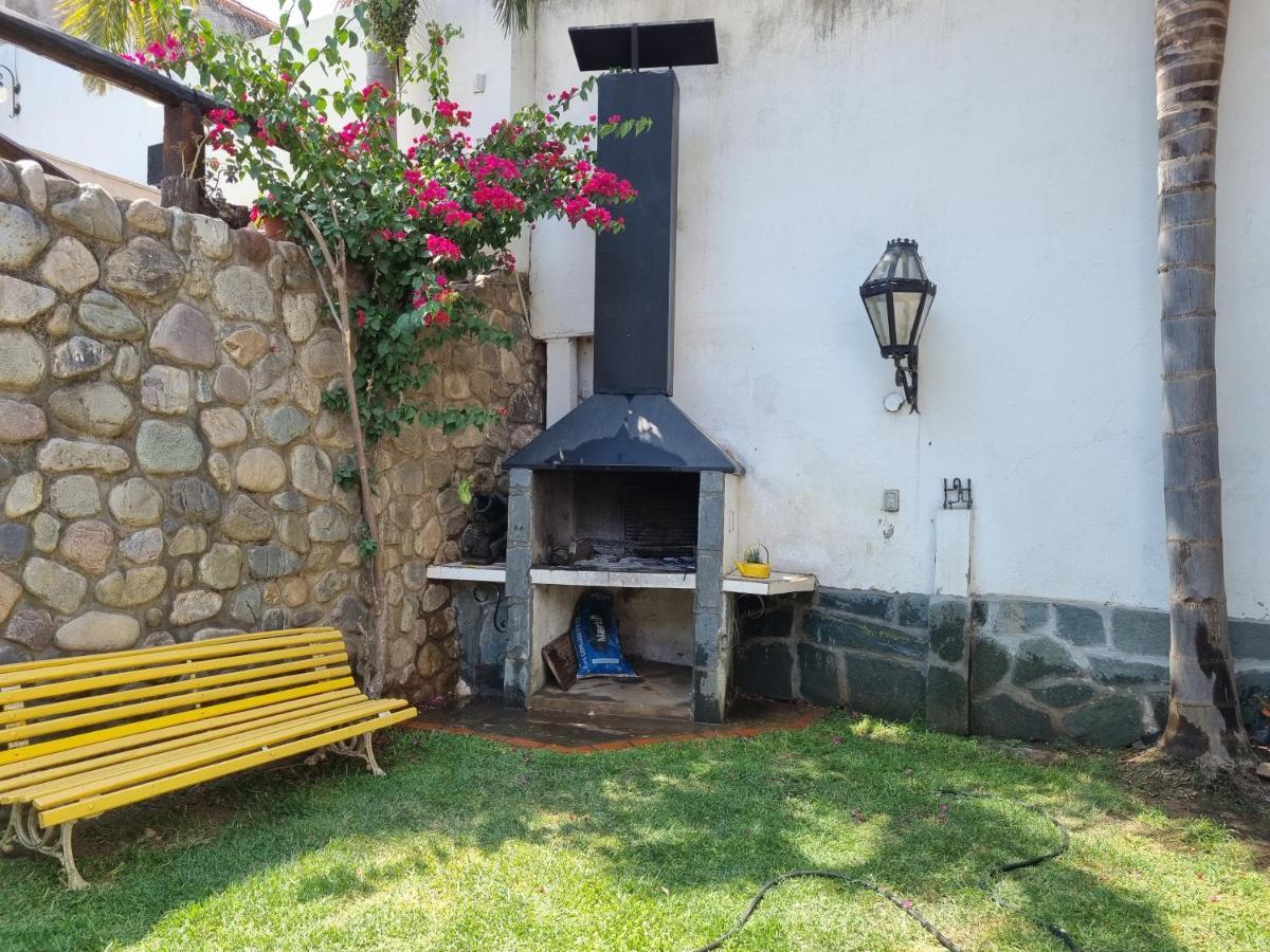 Hostal Las Rosas Салта Екстериор снимка