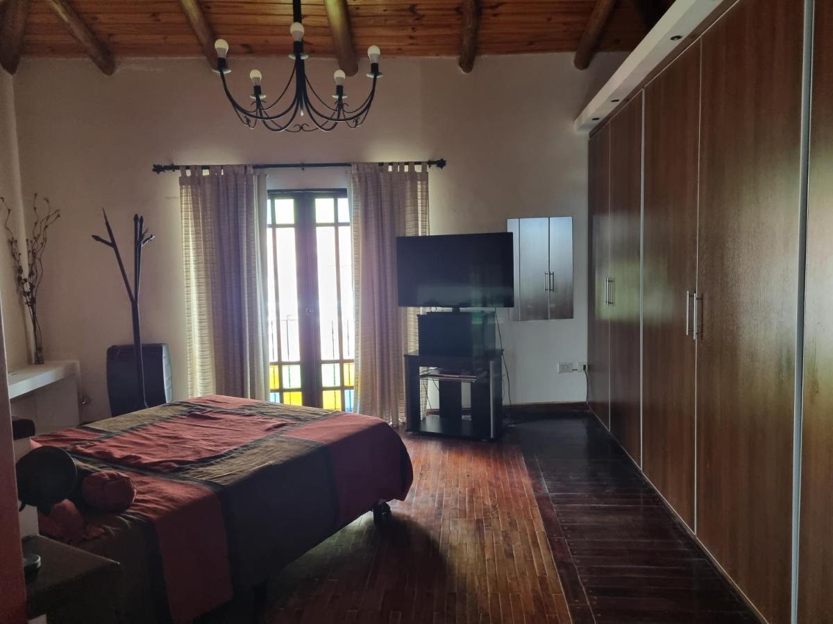 Hostal Las Rosas Салта Екстериор снимка